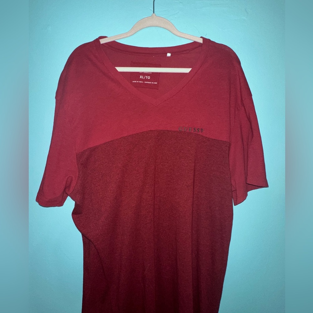 Guess Men’s Ganton Color-Blocked V-Neck Tshirt Red XL